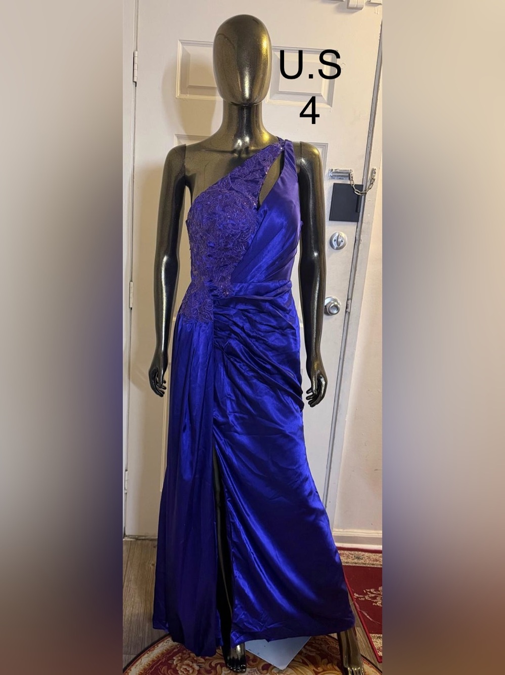 Sleeveless Royal Blue Evening Dress with Lace Bodice
